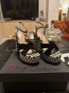 Betsey Johnson Black & White Houndstooth Platform Sandals with Black Suede Knot